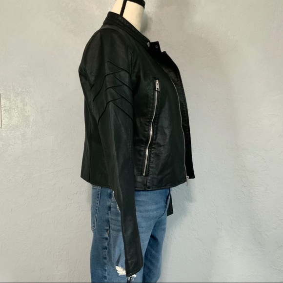 Levi’s Black Faux Leather Moto Jacket - Picture 4 of 7